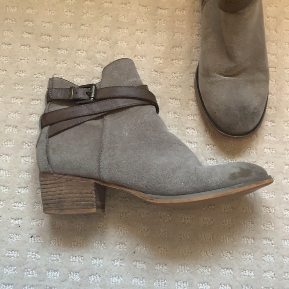 Boots - Picture 3 of 4